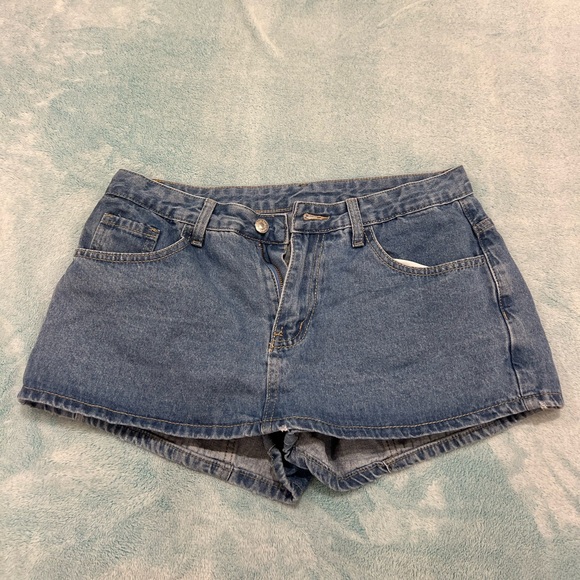 Denim skort. Shorts in back and skirt in front - Picture 1 of 2